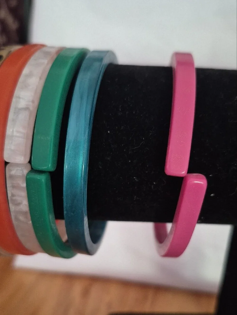 Colorful Women's Resin Bangle Set - Pink, Teal, Green, Orange, Pearl & Leopard